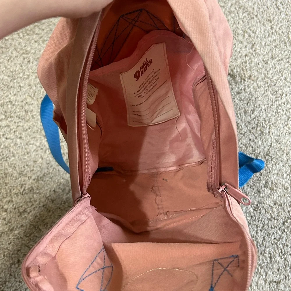 KÅNKEN SLING Mini Backpack Soft Pink  Blue Accents Travel Outdoor Hiking Pockets